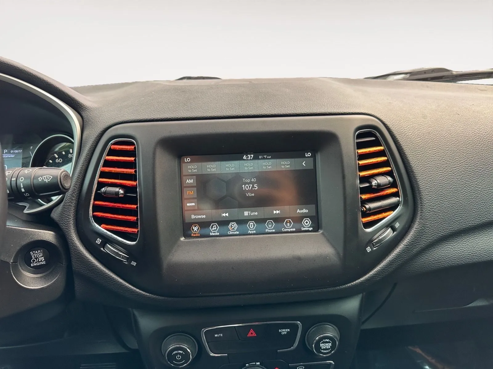 Jeep Compass photo 22