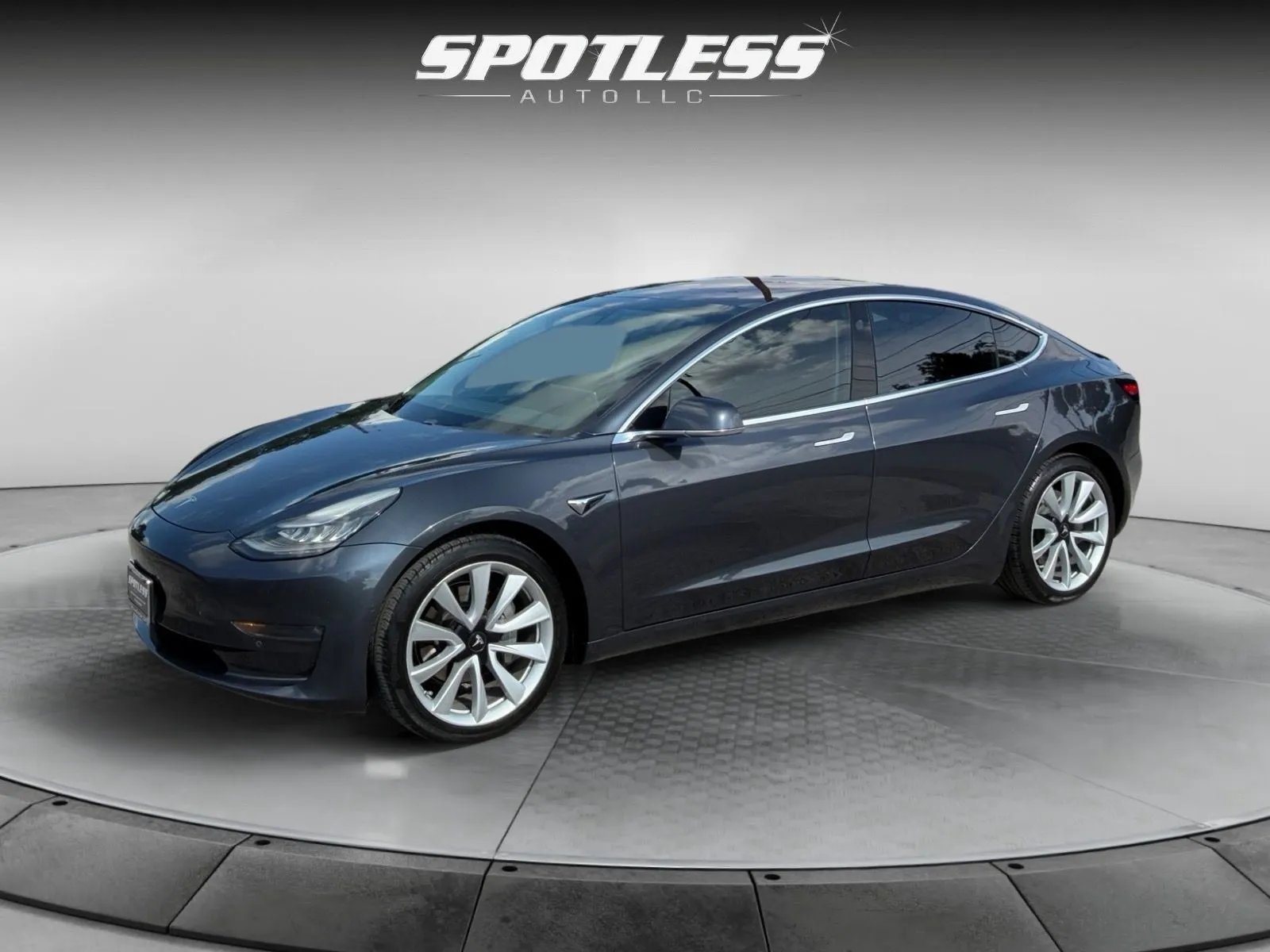 2018 Tesla Model 3 Long Range's photo