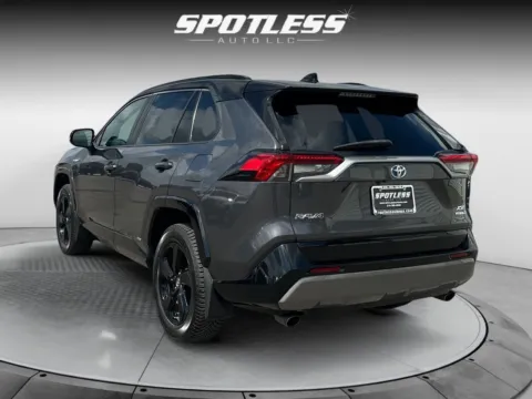 More photos of 2019 Toyota RAV4 Hybrid XSE at Spotless Auto Loop 1604, TX