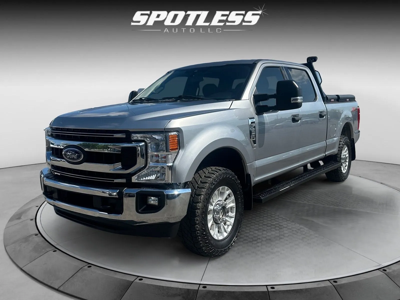 Silver 2020 Ford F-250 Super Duty XLT for sale in San Antonio, TX