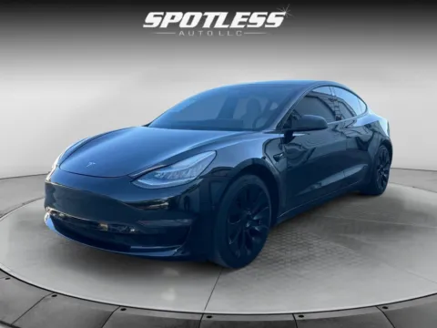 Black 2021 Tesla Model 3 Standard Range Plus for sale in San Antonio, TX