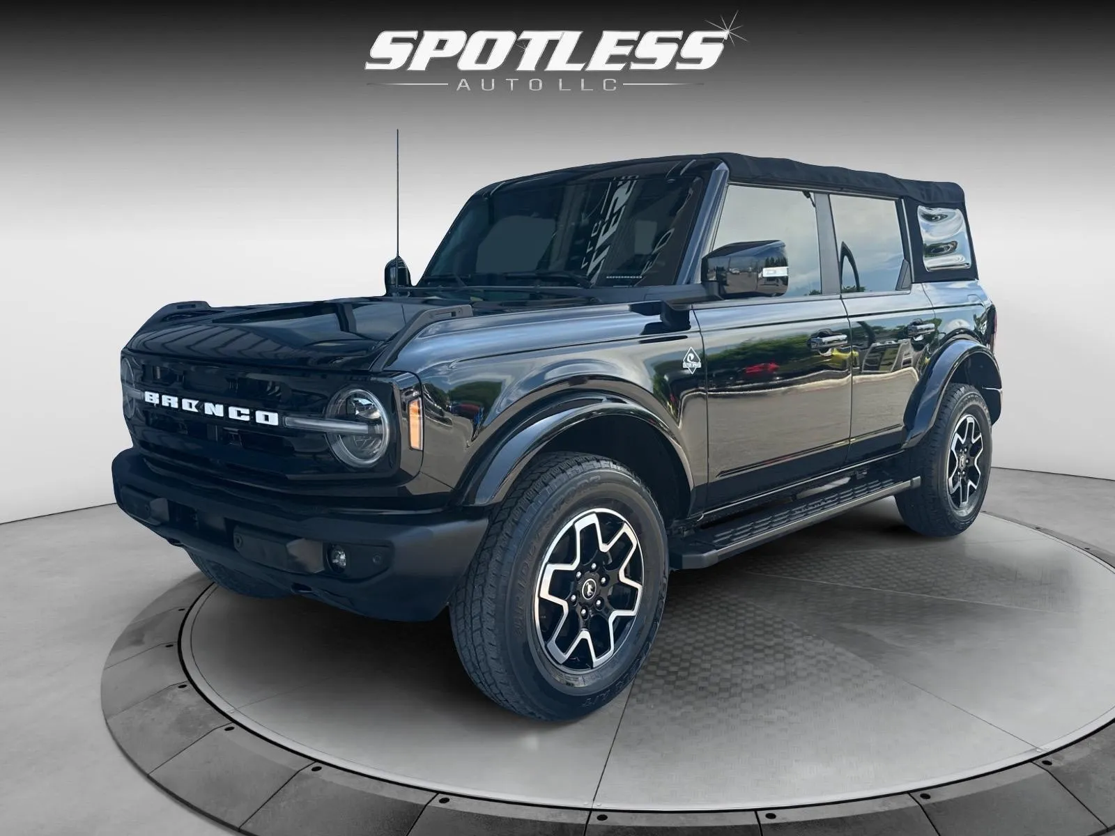 2022 Ford Bronco Outer Banks 4x4's photo