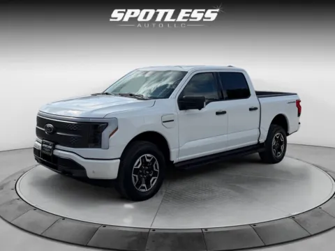 White 2023 Ford F-150 Lightning XLT for sale in San Antonio, TX