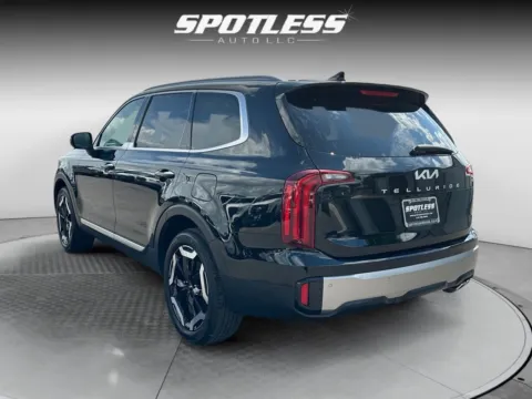 More photos of 2025 Kia Telluride S at Spotless Auto Loop 1604, TX