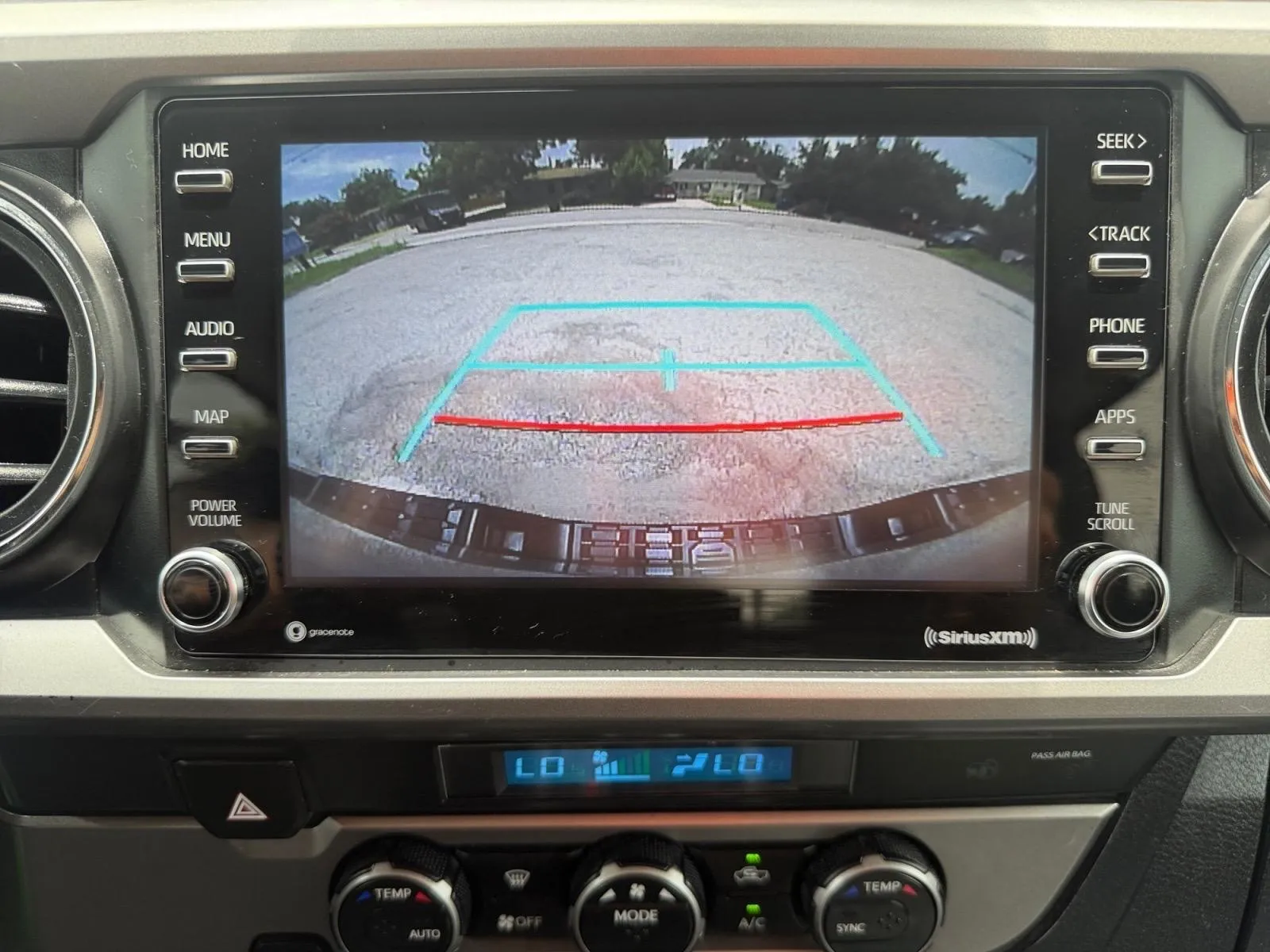 Toyota Tacoma photo 26