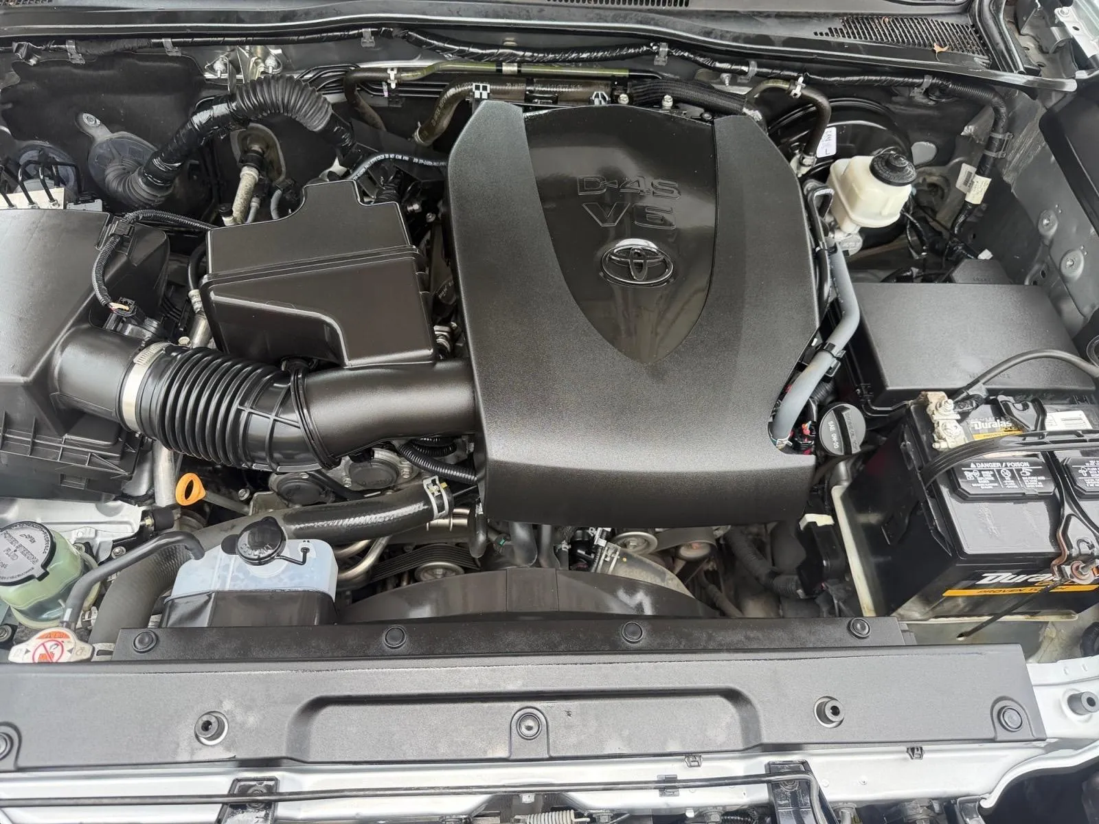 Toyota Tacoma photo 16