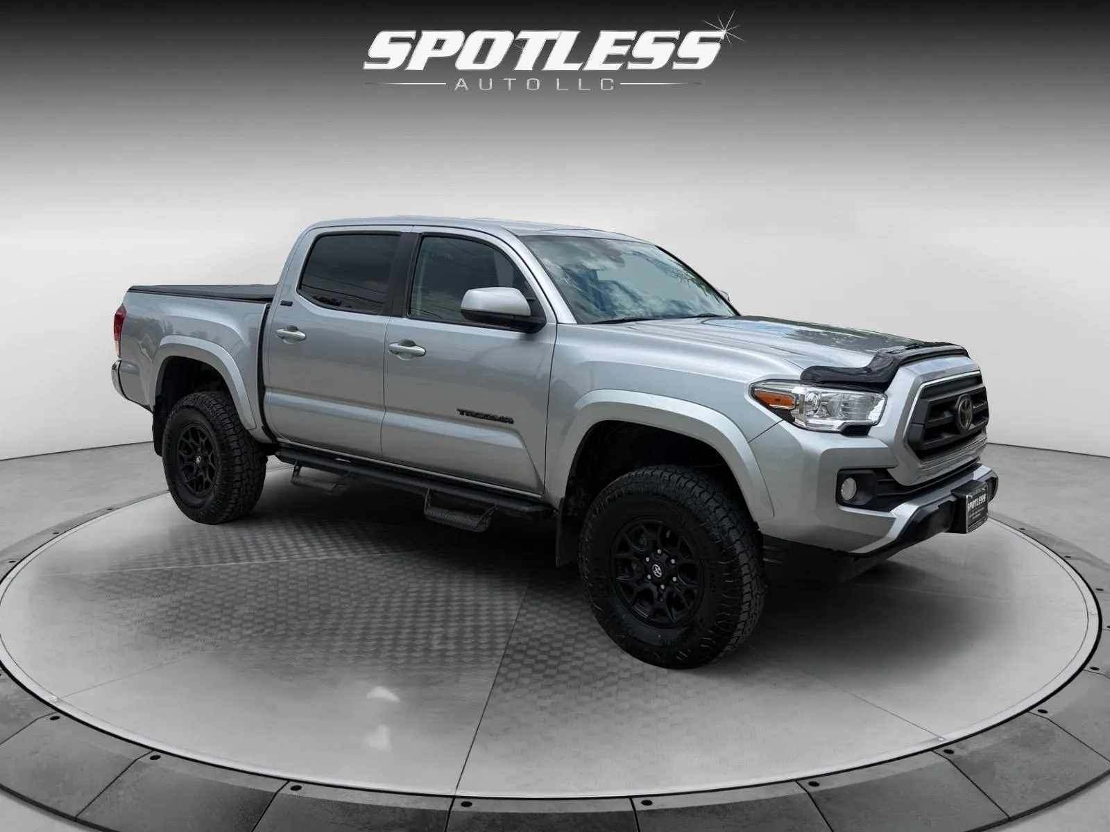 Toyota Tacoma photo 10