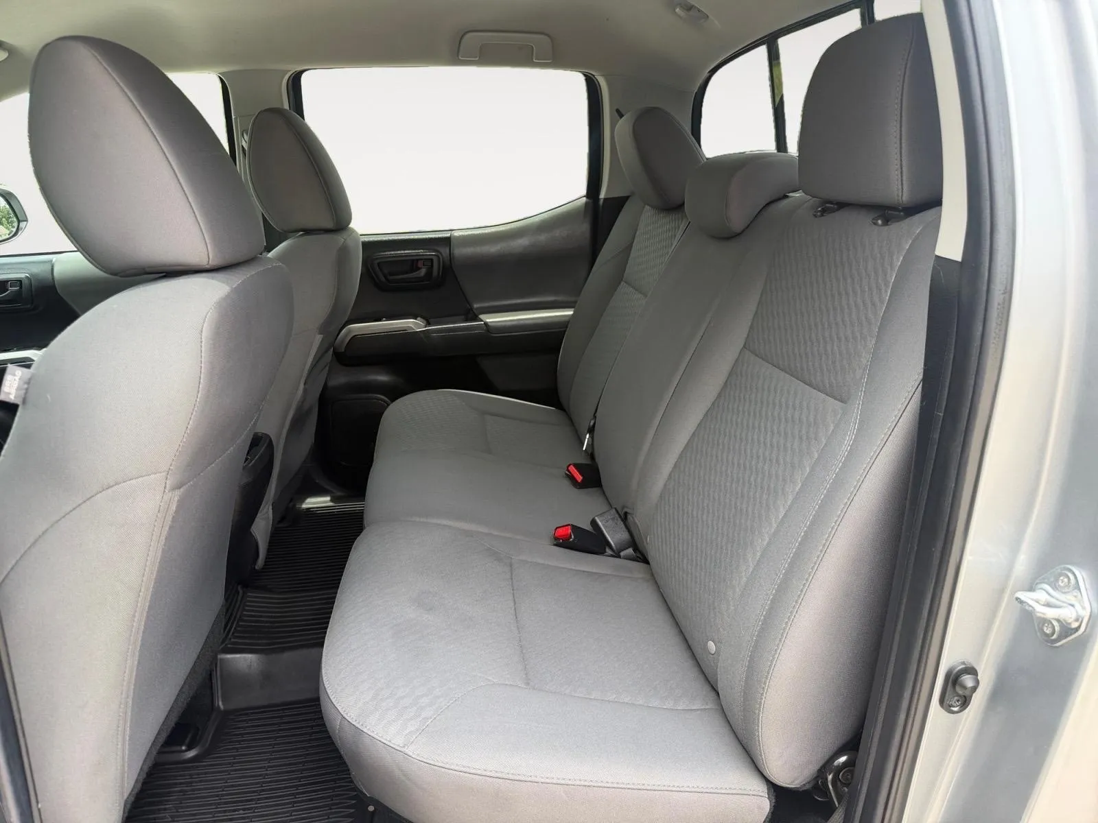 Toyota Tacoma photo 22
