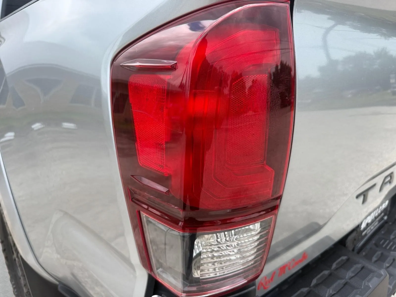 Toyota Tacoma photo 13