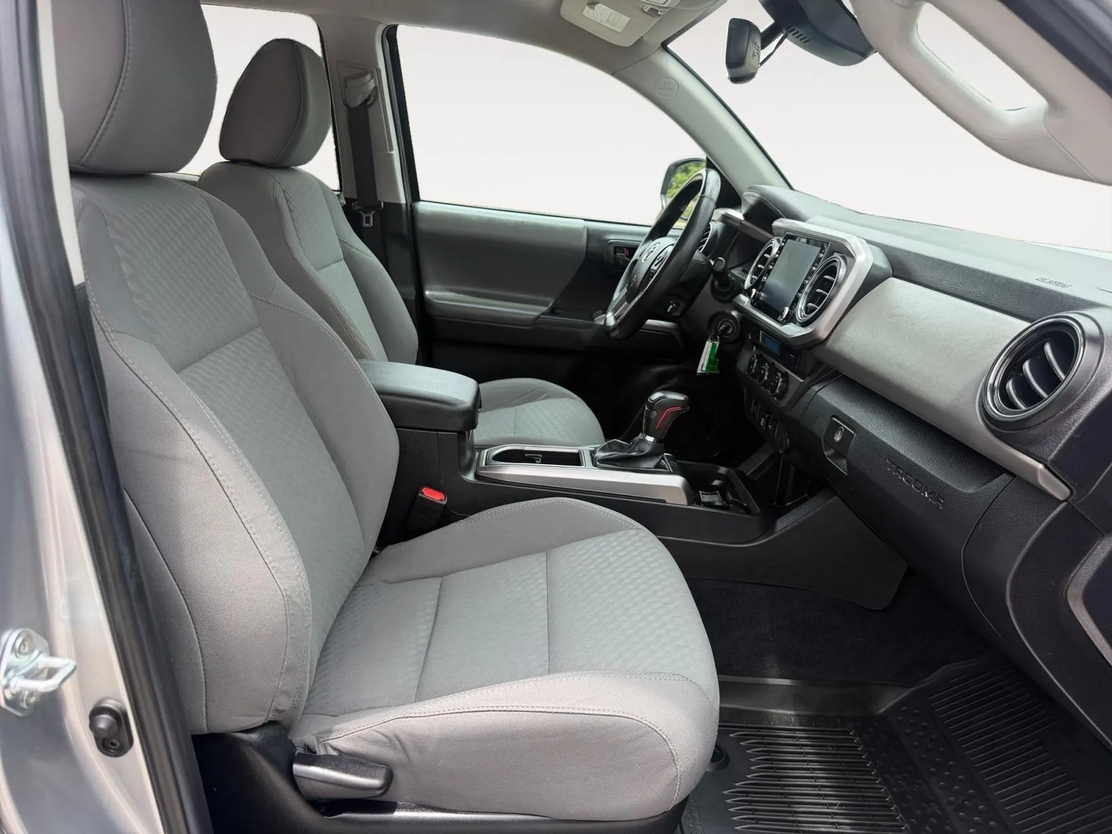 Toyota Tacoma photo 20