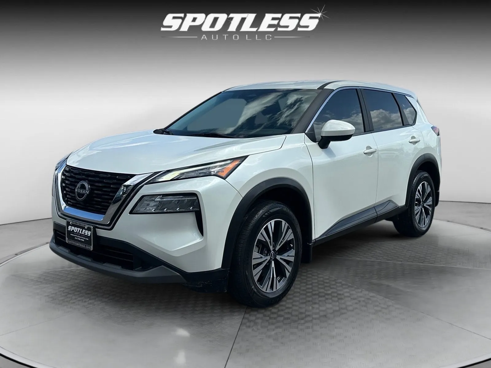White 2023 Nissan Rogue SV for sale in San Antonio, TX