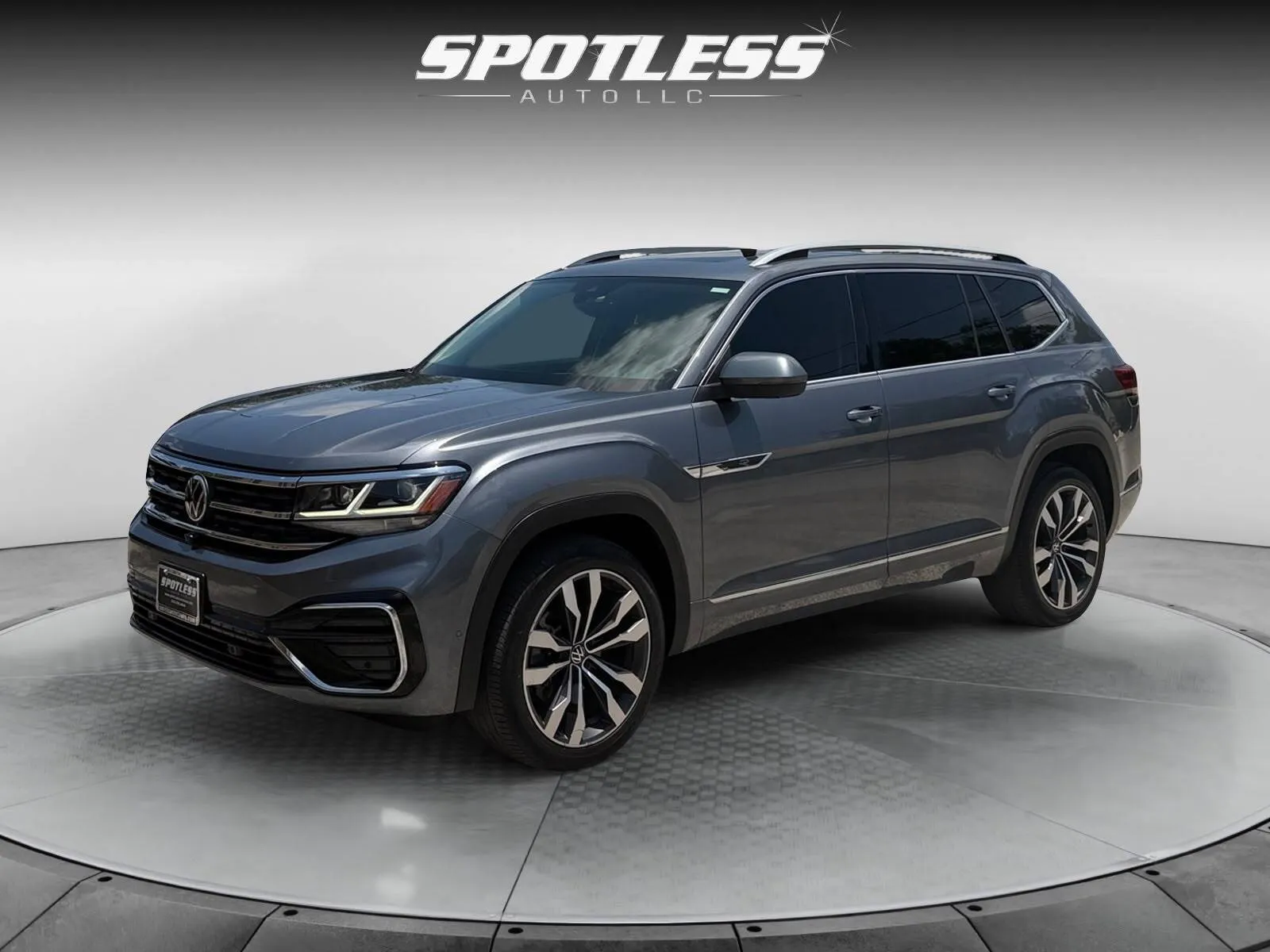 Gray 2021 Volkswagen Atlas V6 SEL Premium R-Line 4Motion for sale in San Antonio, TX