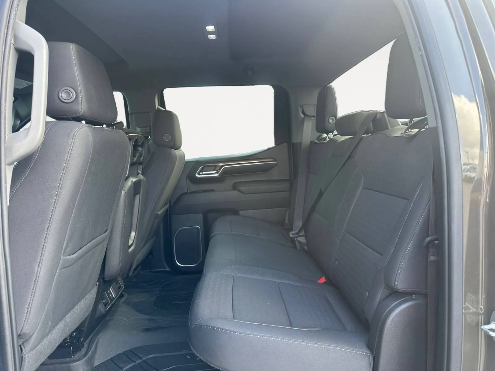 Chevrolet Silverado photo 24