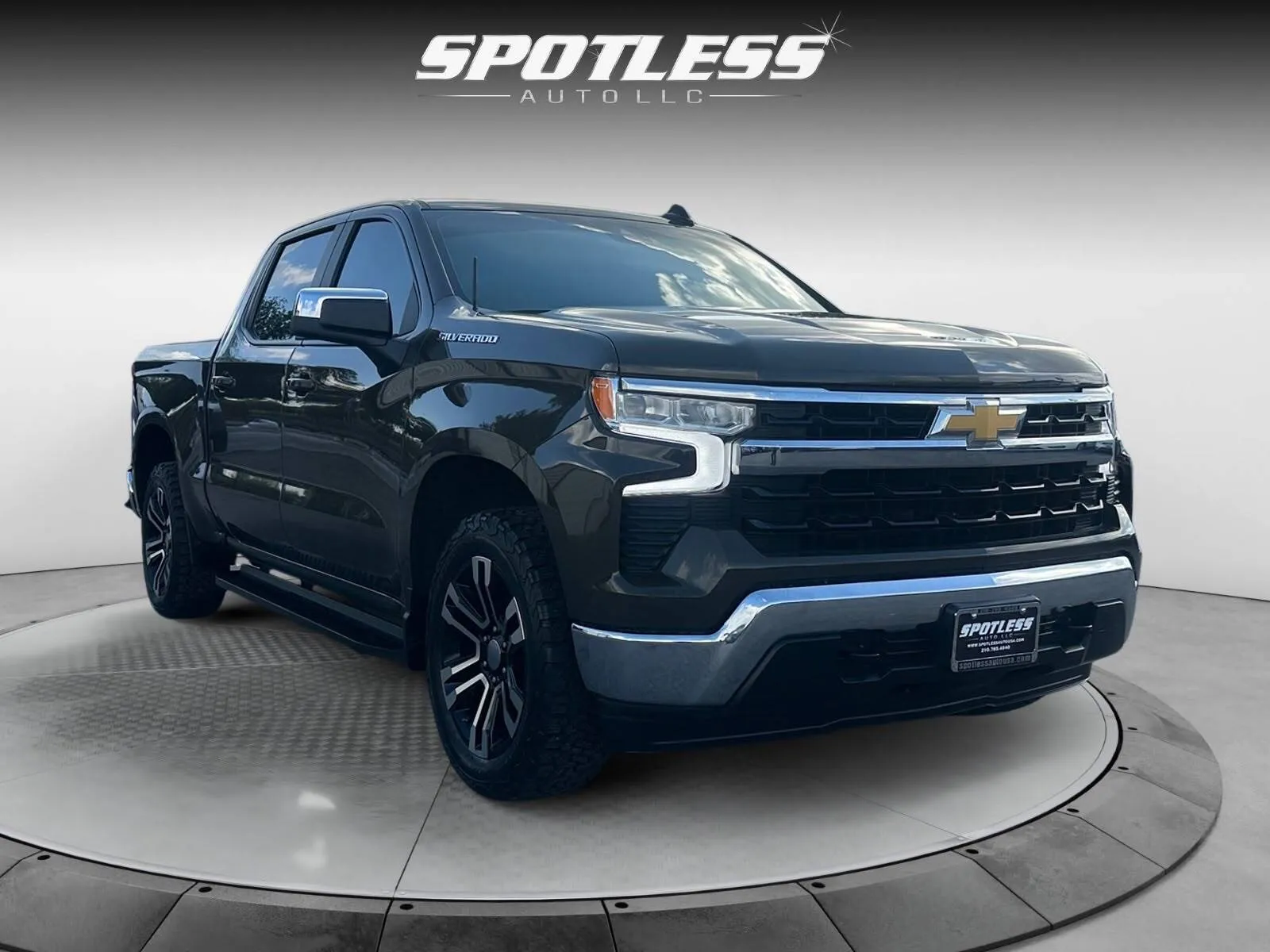 Chevrolet Silverado photo 9