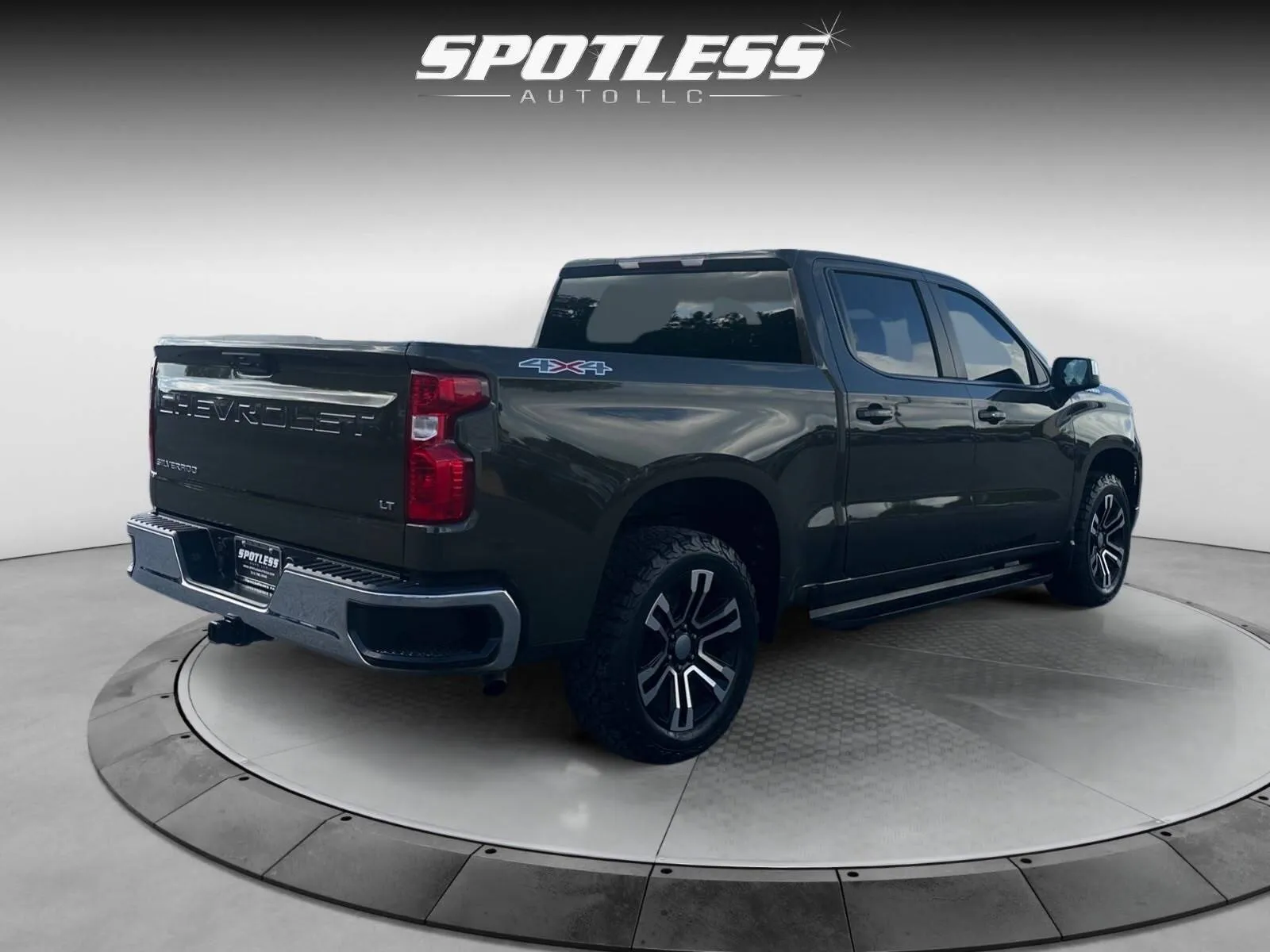 Chevrolet Silverado photo 7