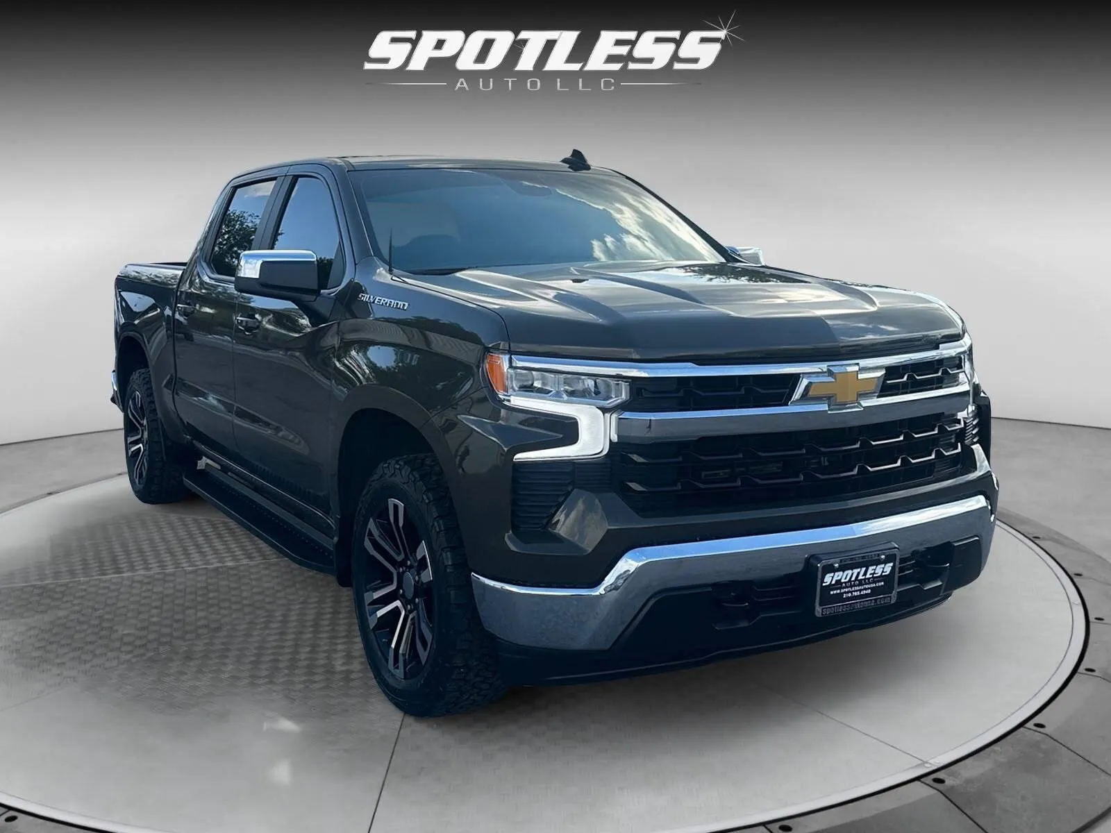 Chevrolet Silverado photo 11
