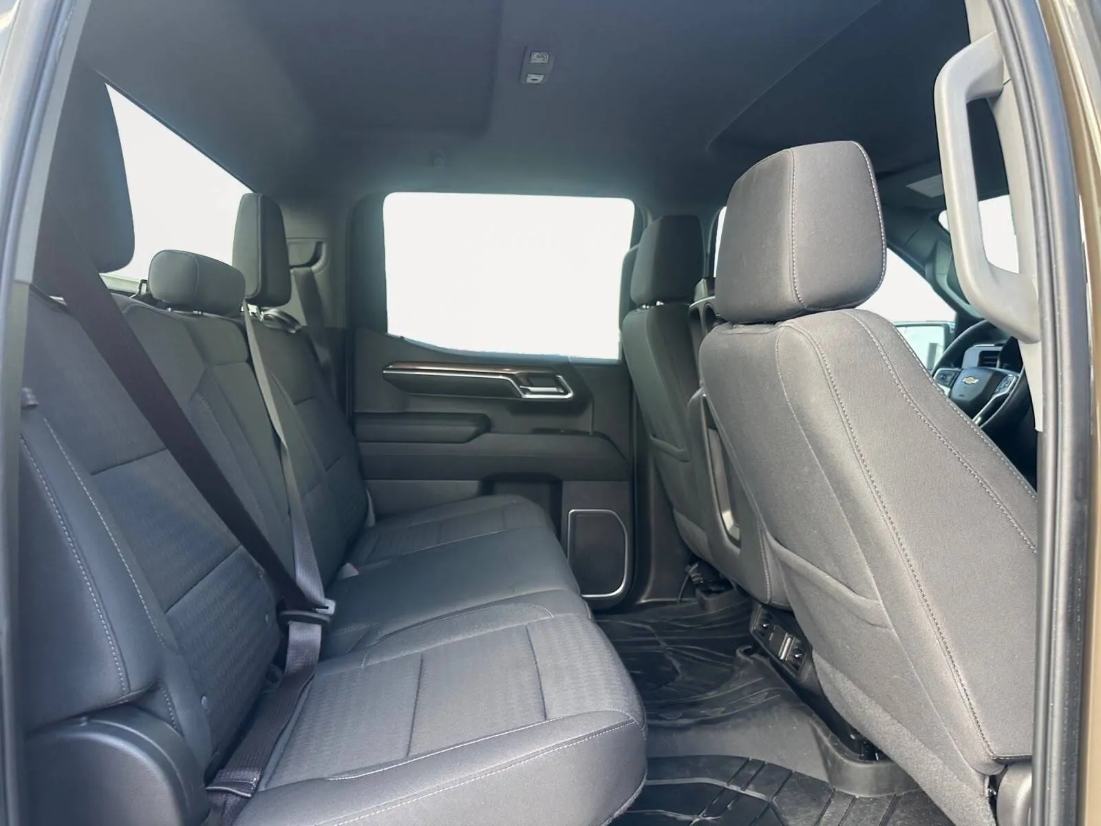 Chevrolet Silverado photo 23