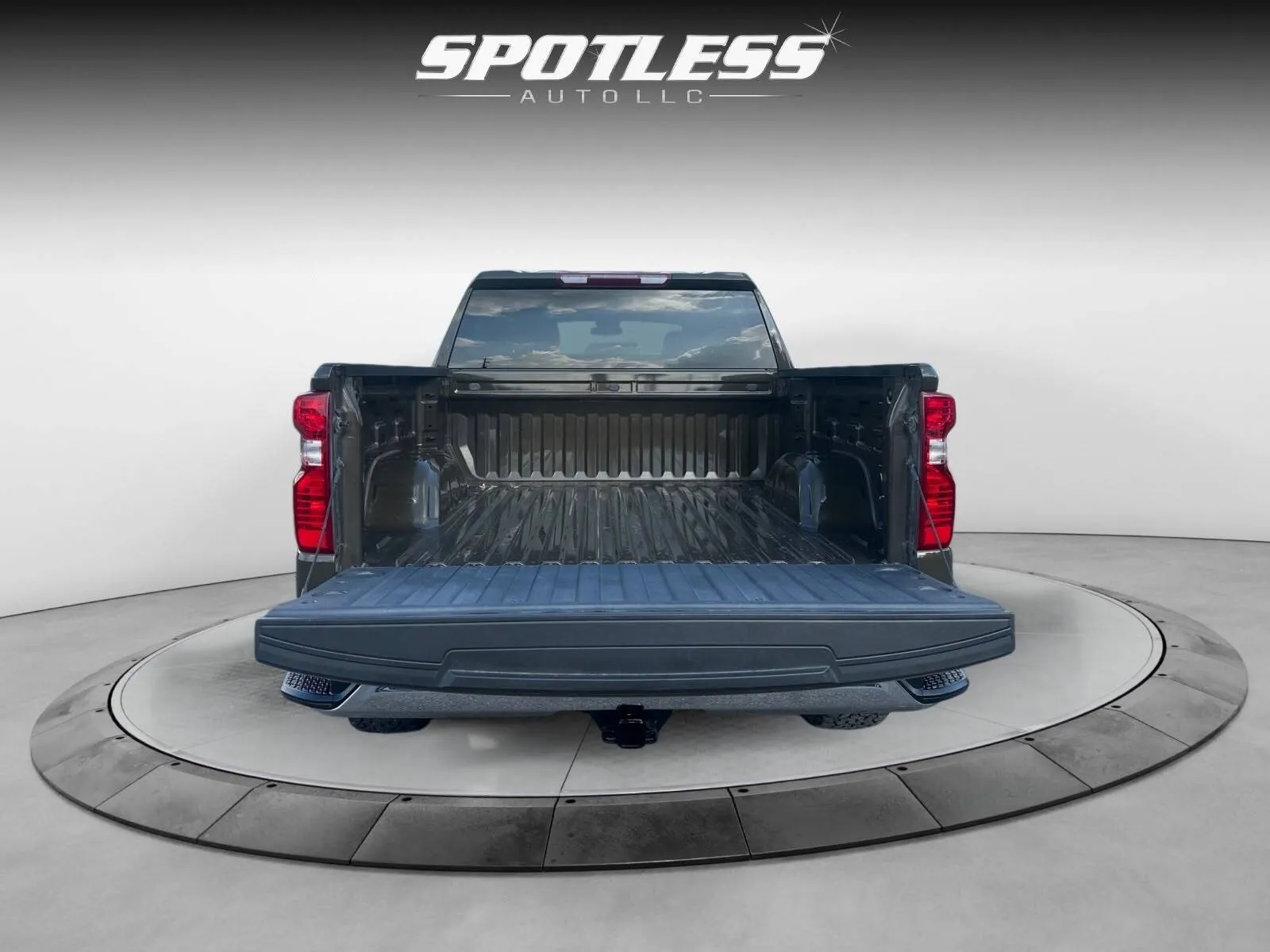 Chevrolet Silverado photo 27