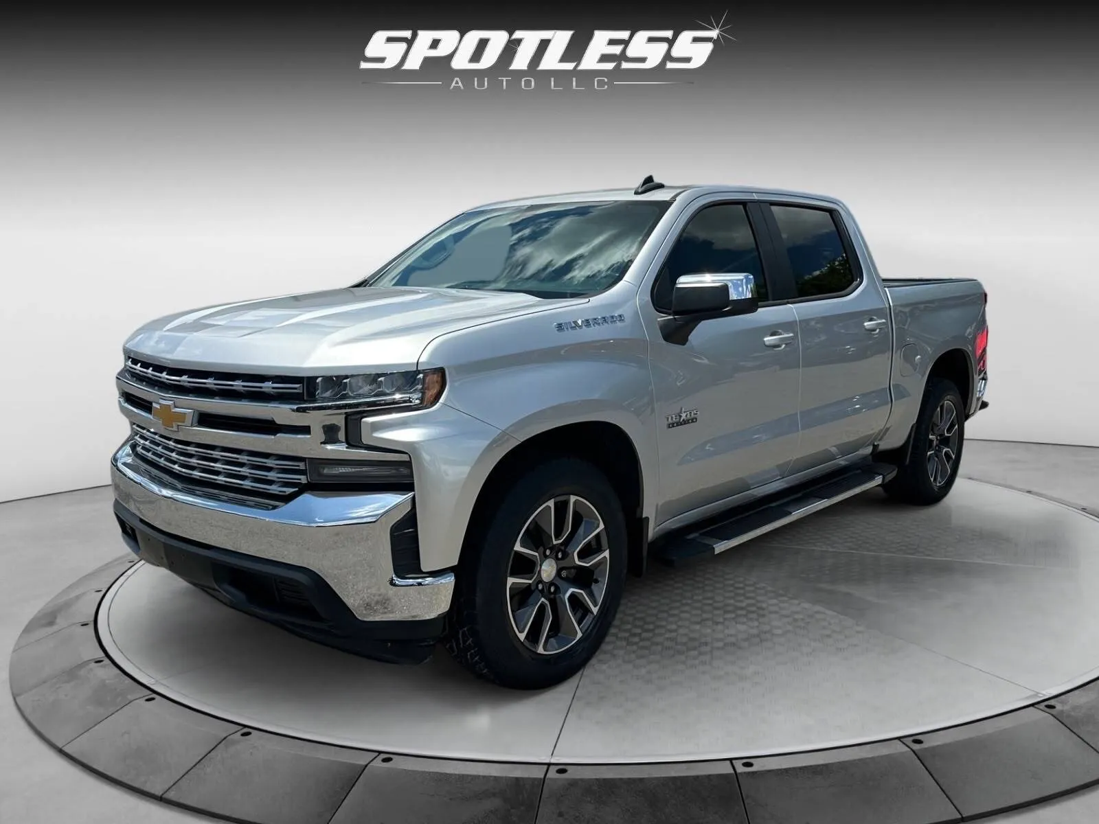 Silver 2020 Chevrolet Silverado 1500 LT for sale in San Antonio, TX