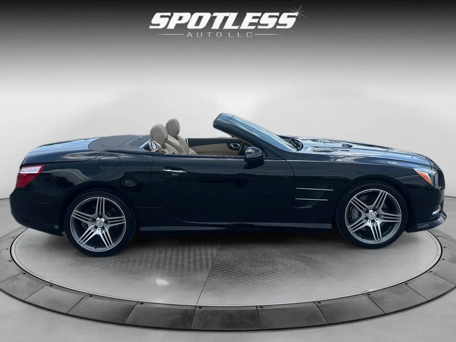 More photos of 2014 Mercedes-Benz SL-Class SL 550 at Spotless Auto Loop 1604, TX