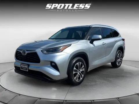 Another view of 2021 Toyota Highlander XLE for sale in San Antonio, TX at Spotless Auto Loop 1604