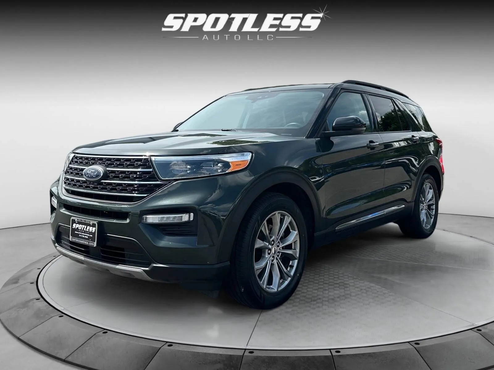 Green 2023 Ford Explorer XLT for sale in San Antonio, TX