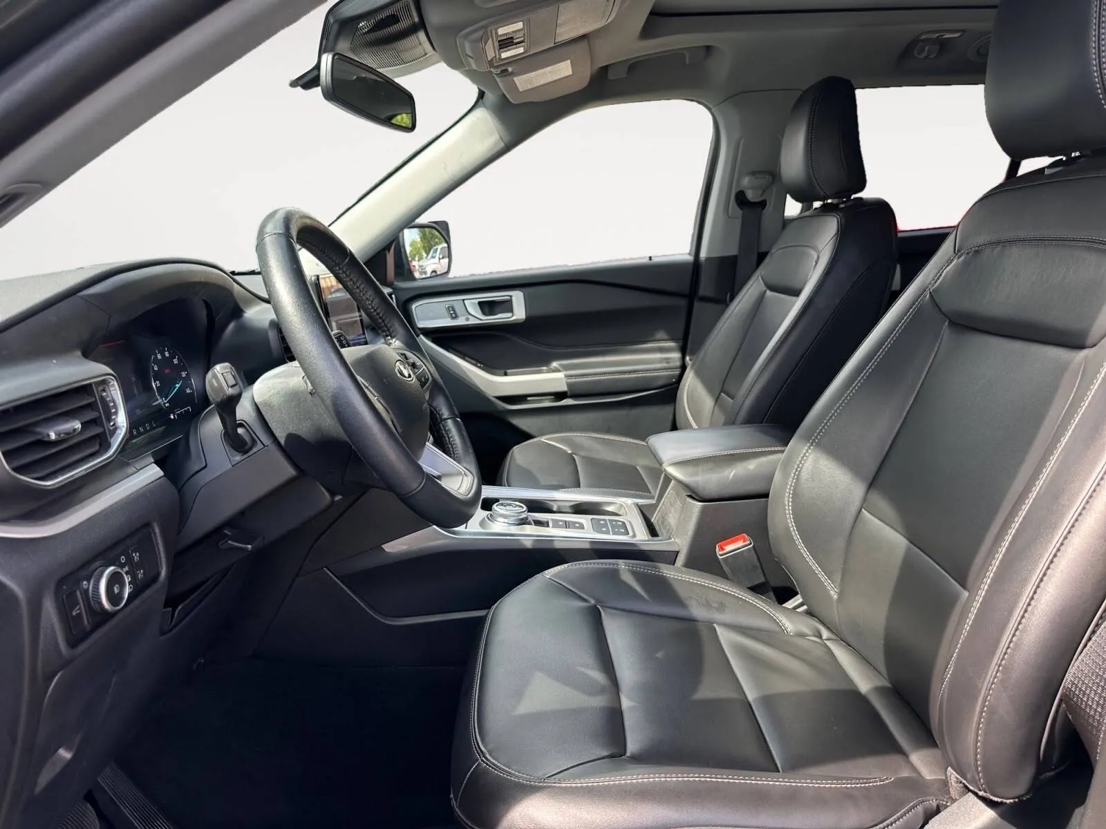 Ford Explorer photo 19