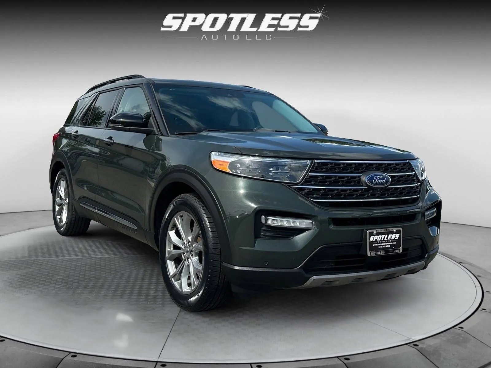 Ford Explorer photo 11