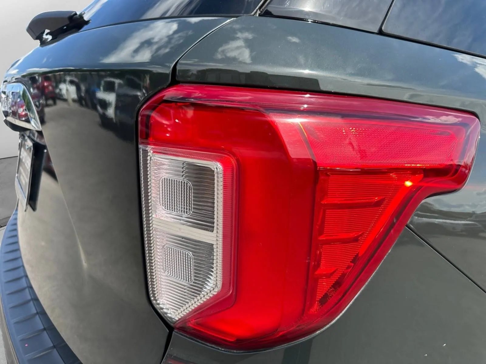 Ford Explorer photo 12