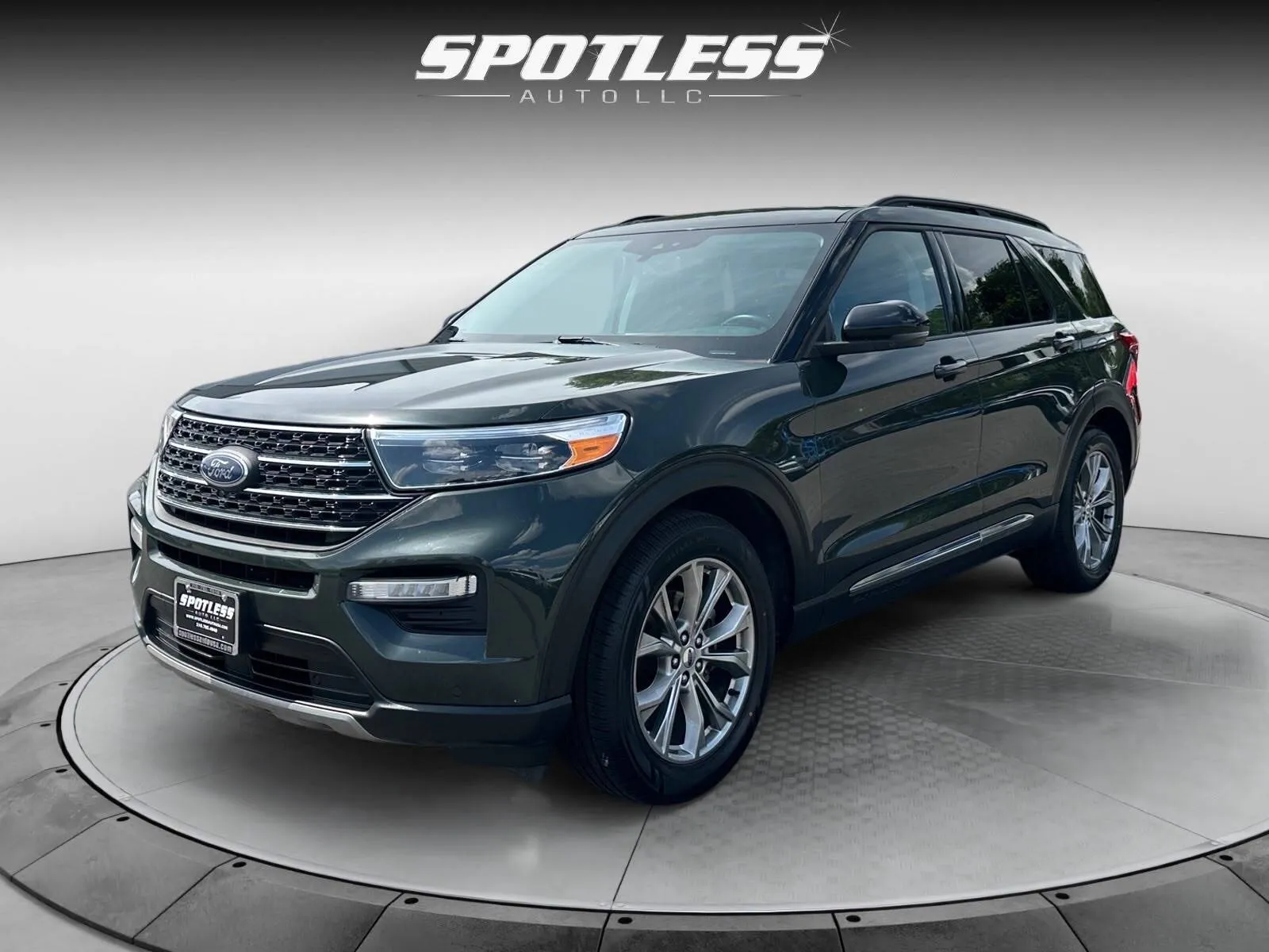 Green 2023 Ford Explorer XLT for sale in San Antonio, TX