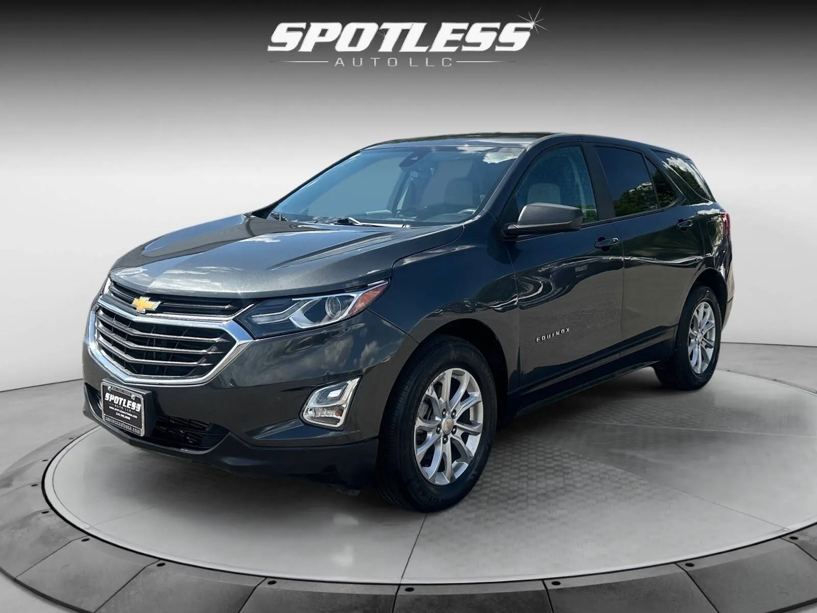 Gray 2021 Chevrolet Equinox LS for sale in San Antonio, TX