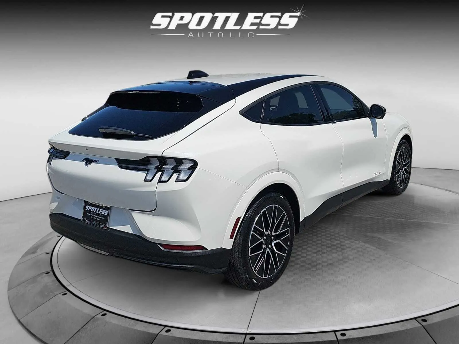 2025 Ford Mustang Mach-E Premium AWD - Photo 9