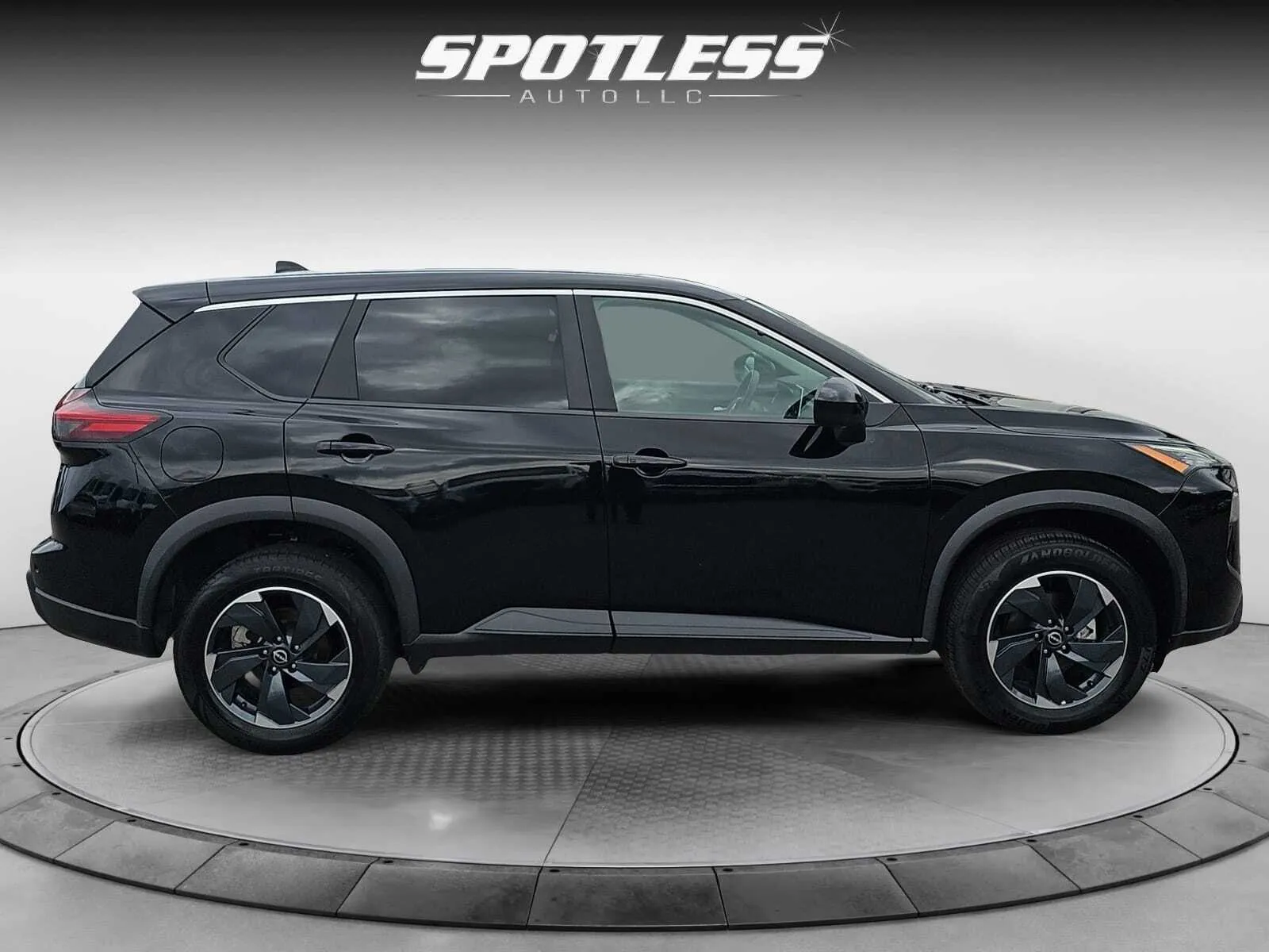 Nissan Rogue photo 8