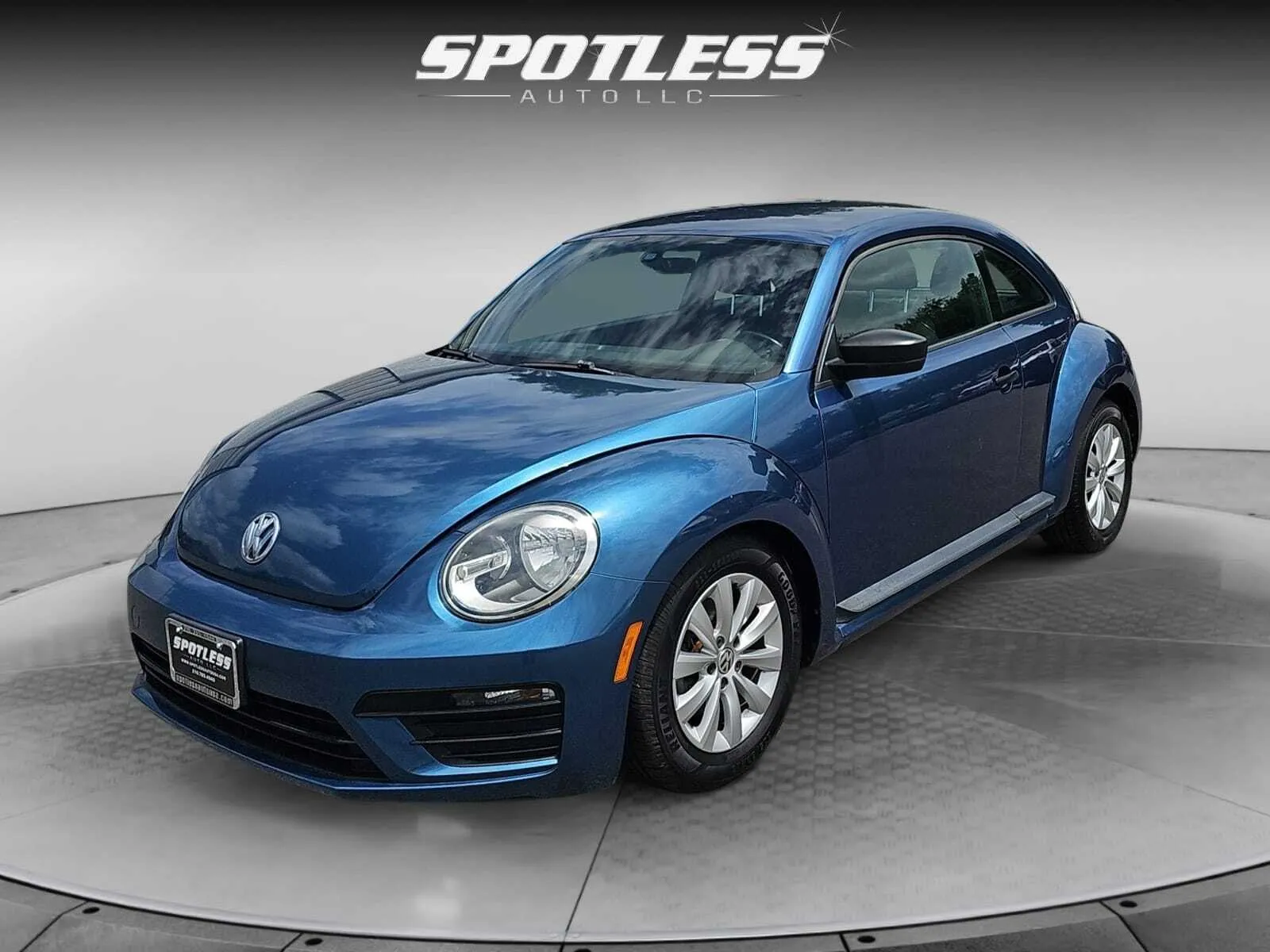 Volkswagen Beetle photo 3