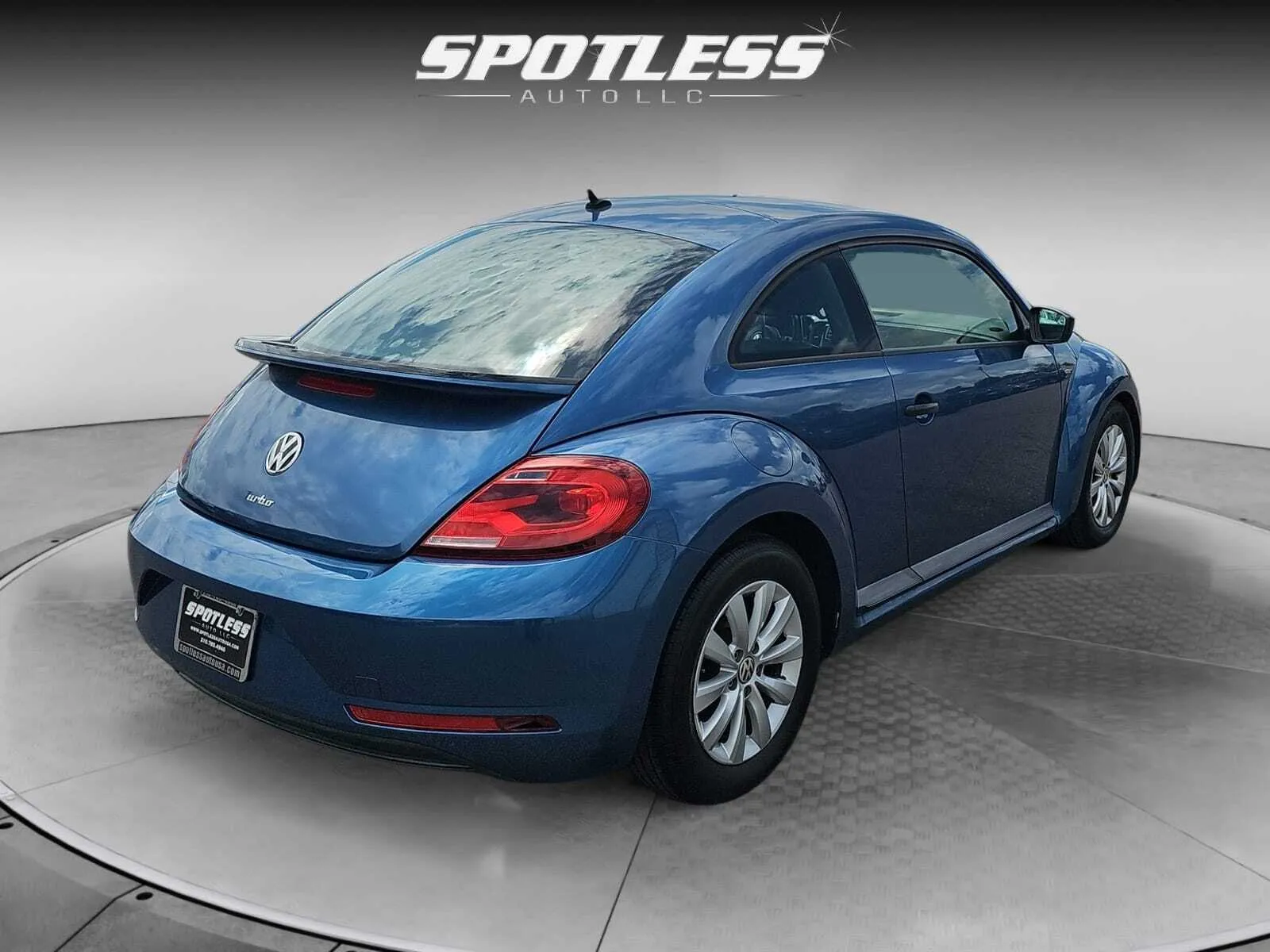 Volkswagen Beetle photo 7