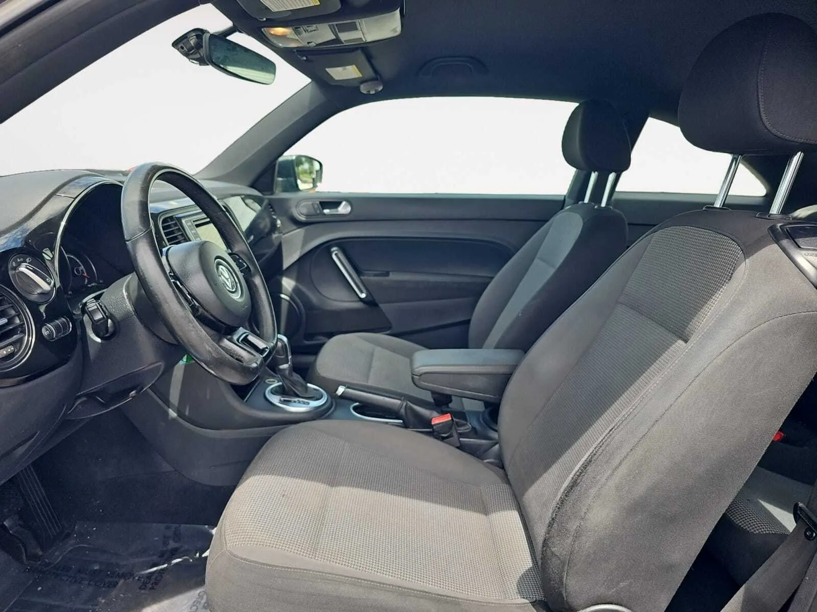 Volkswagen Beetle photo 19
