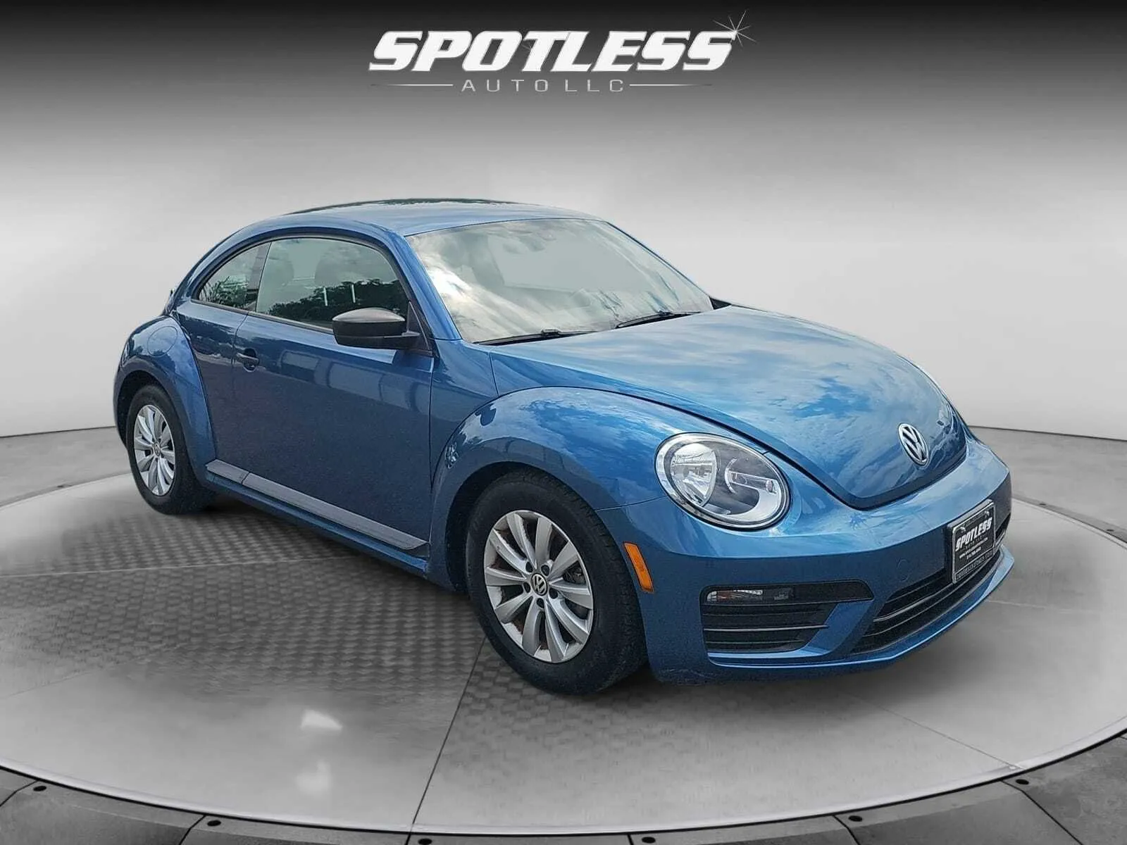 Volkswagen Beetle photo 9