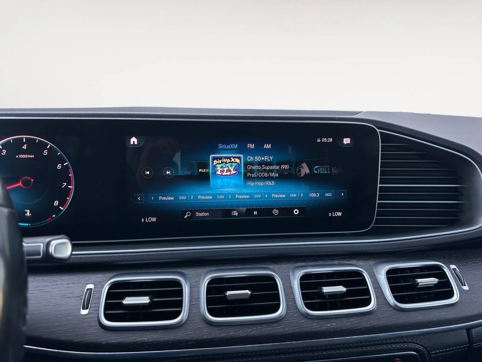 Mercedes-Benz GLE photo 26