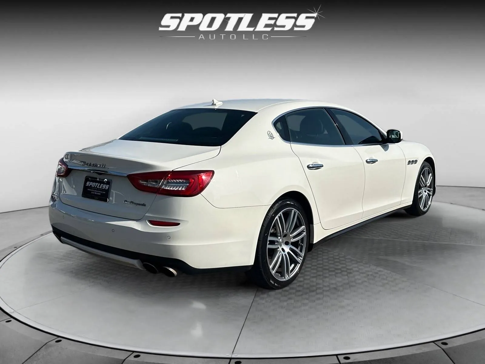 Maserati Quattroporte photo 7