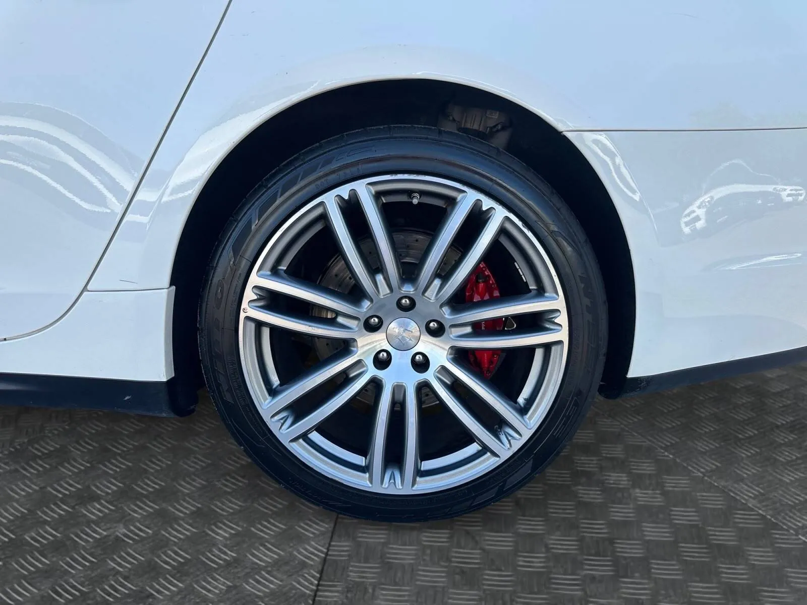 Maserati Quattroporte photo 14