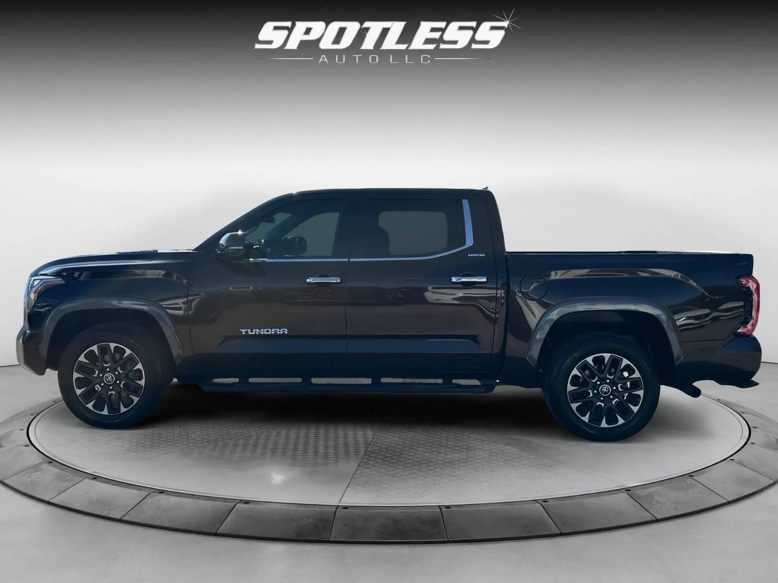 Toyota Tundra photo 3