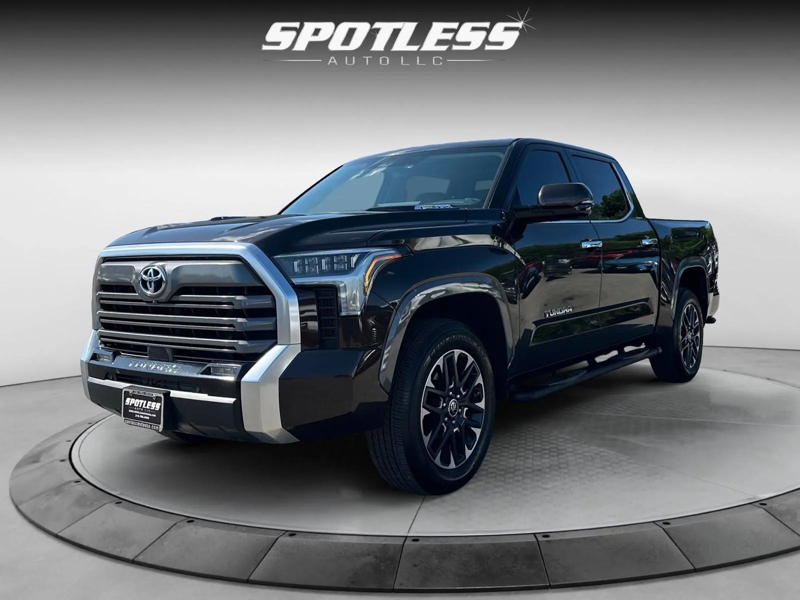 Toyota Tundra photo 10