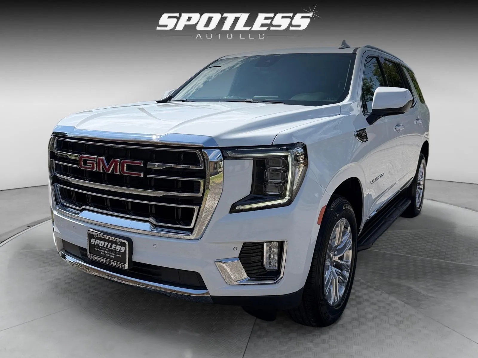 GMC Yukon photo 3