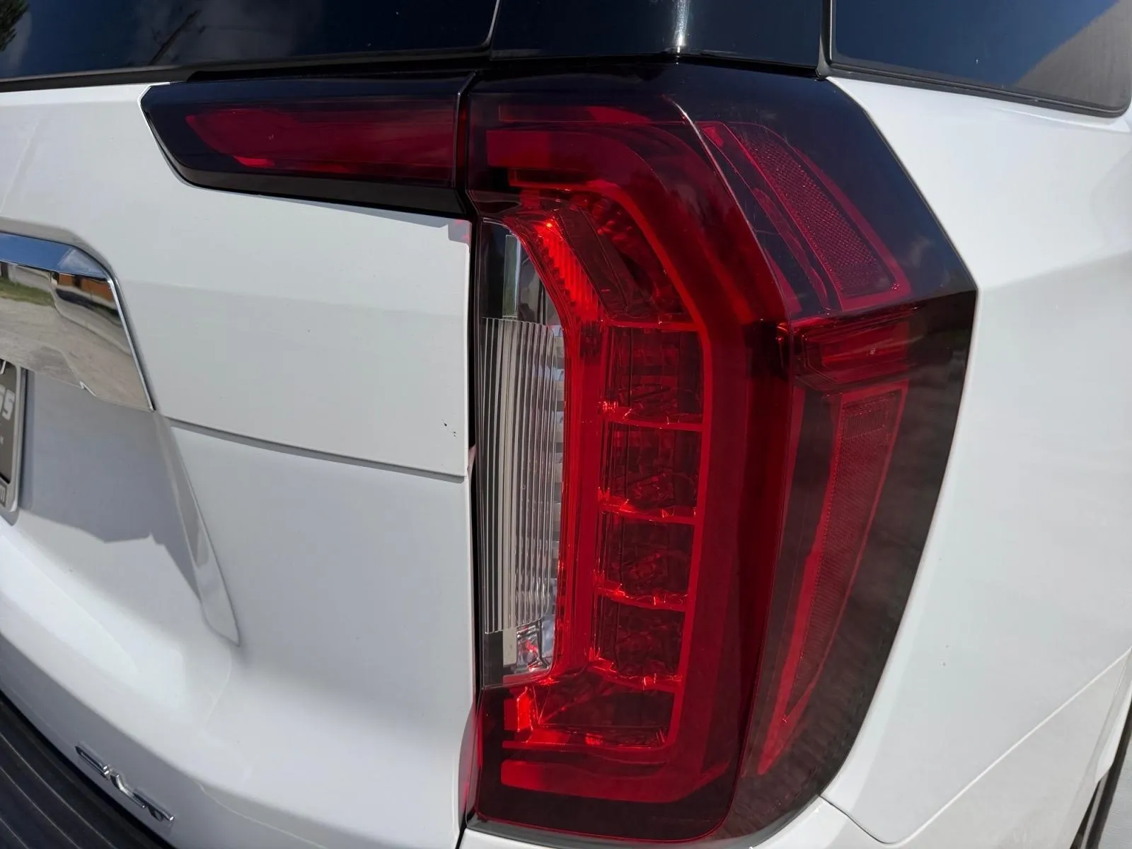 GMC Yukon photo 12