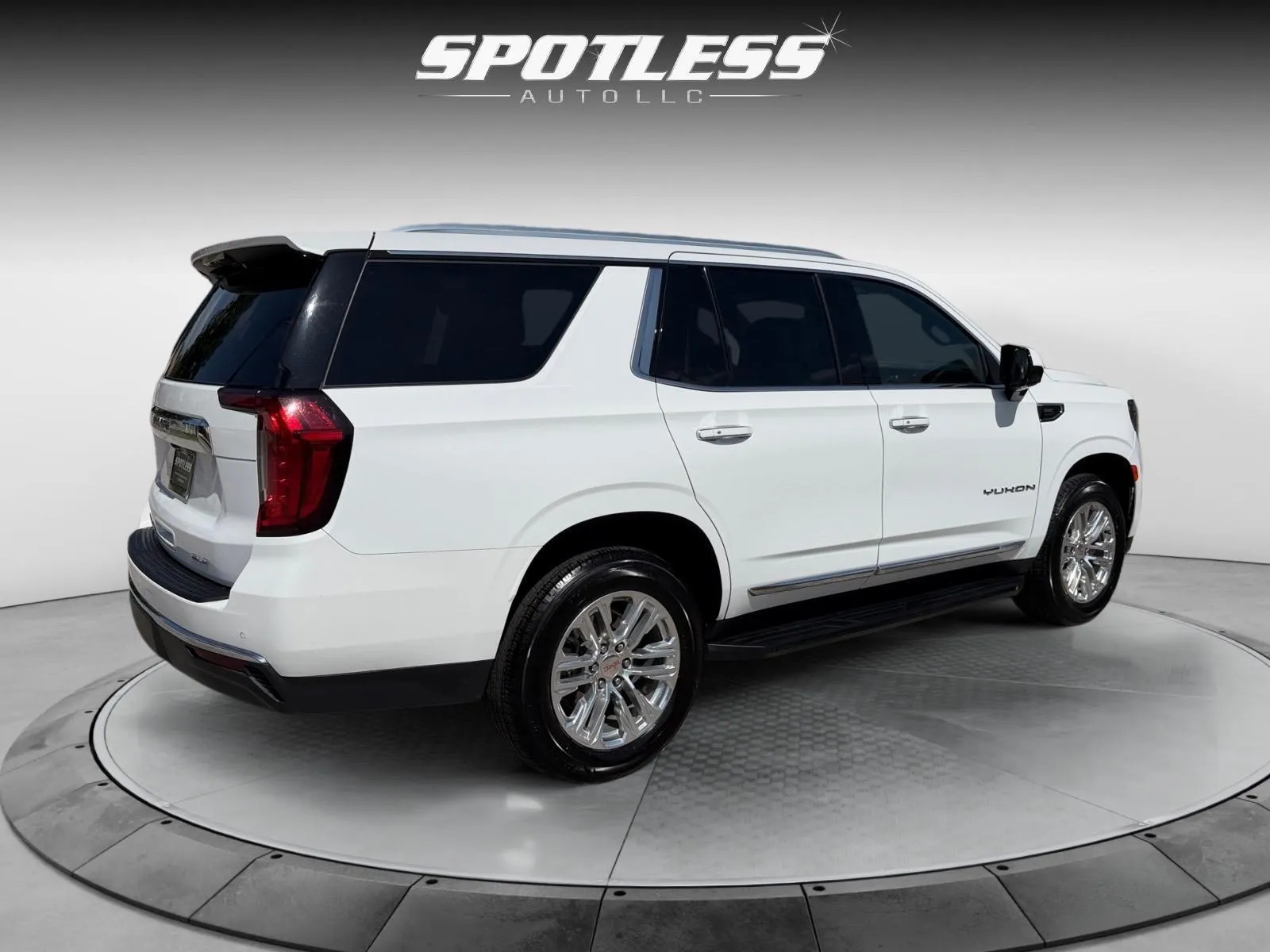 GMC Yukon photo 7