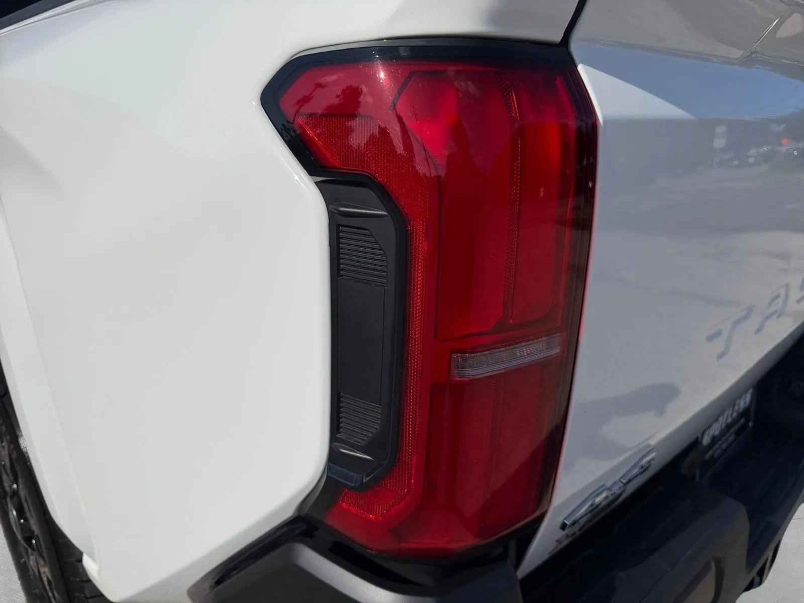 Toyota Tacoma photo 13
