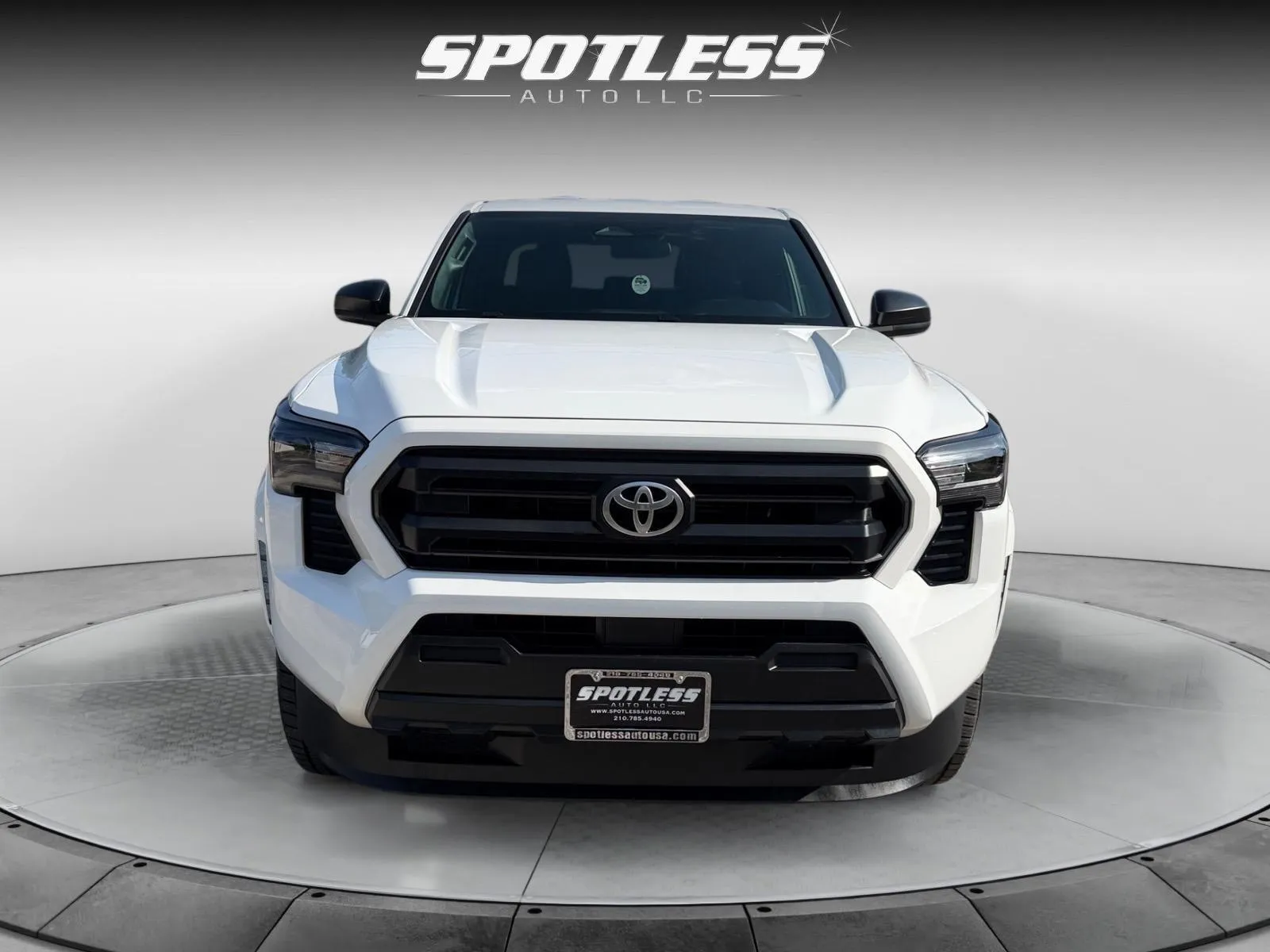 Toyota Tacoma photo 9