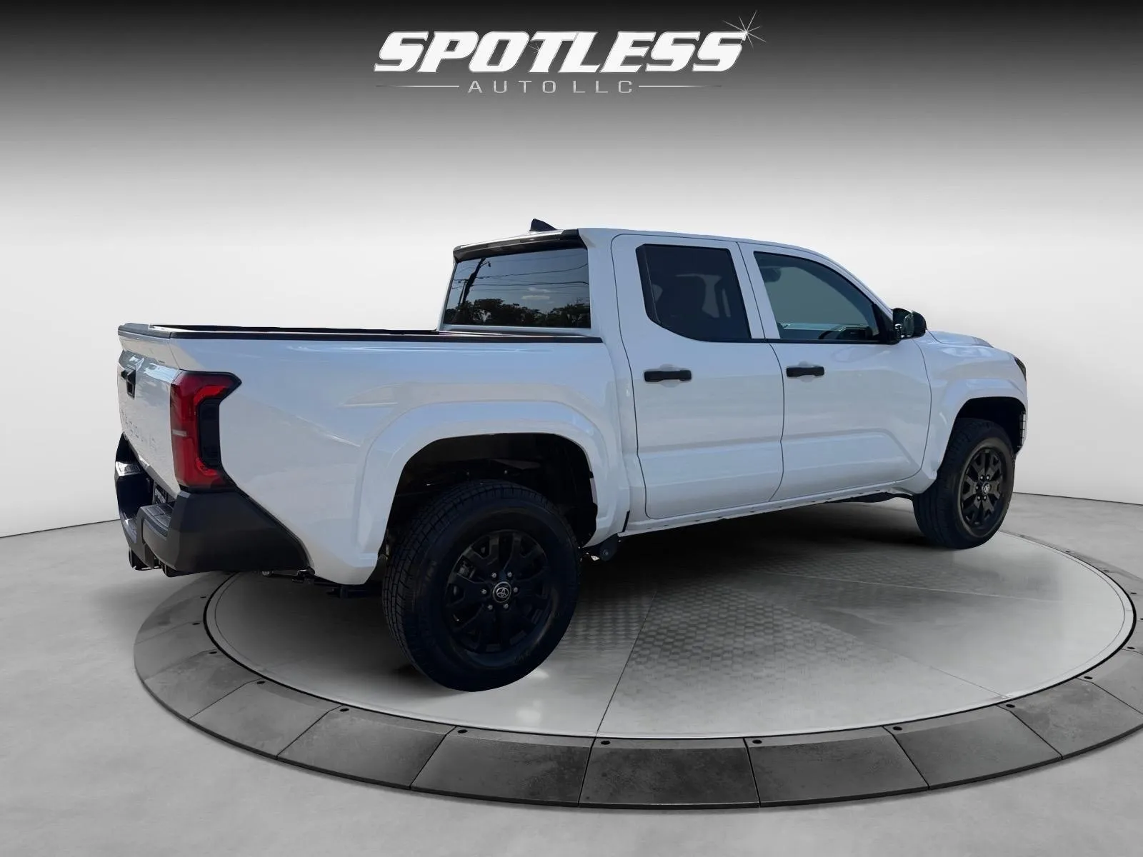 Toyota Tacoma photo 7