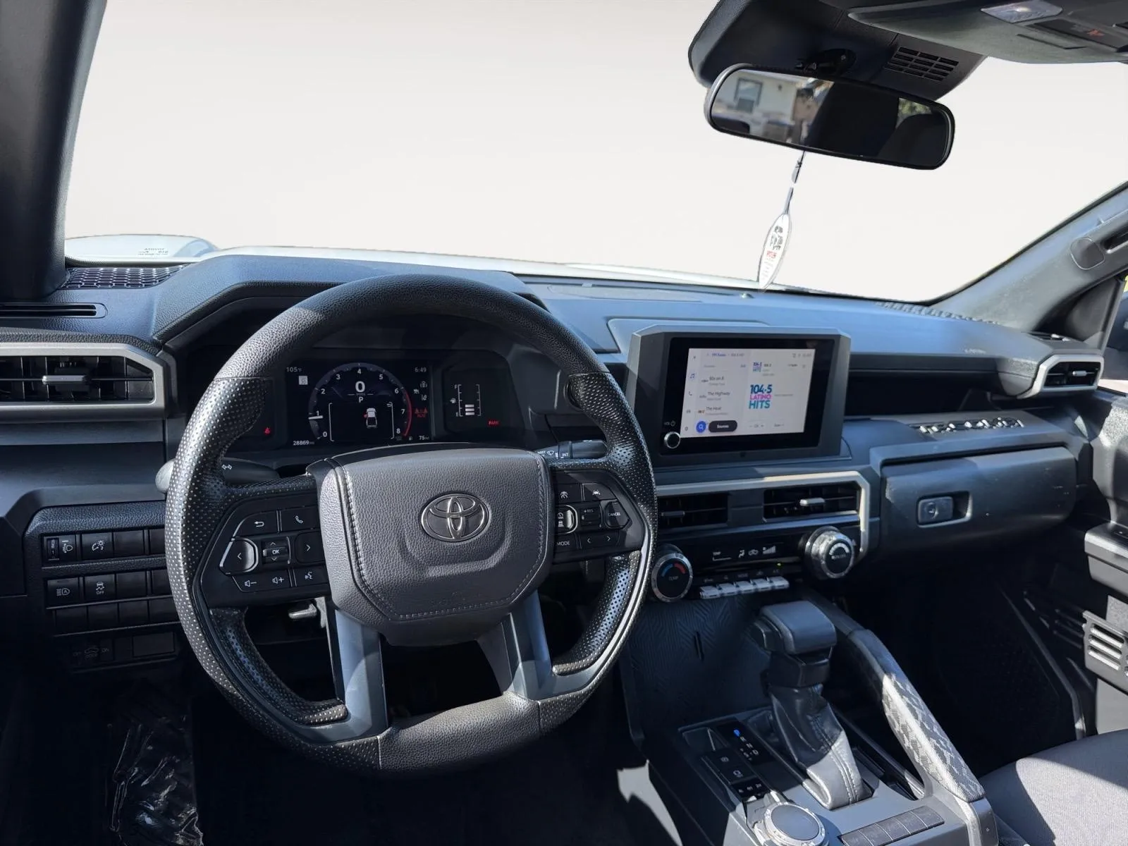 Toyota Tacoma photo 21