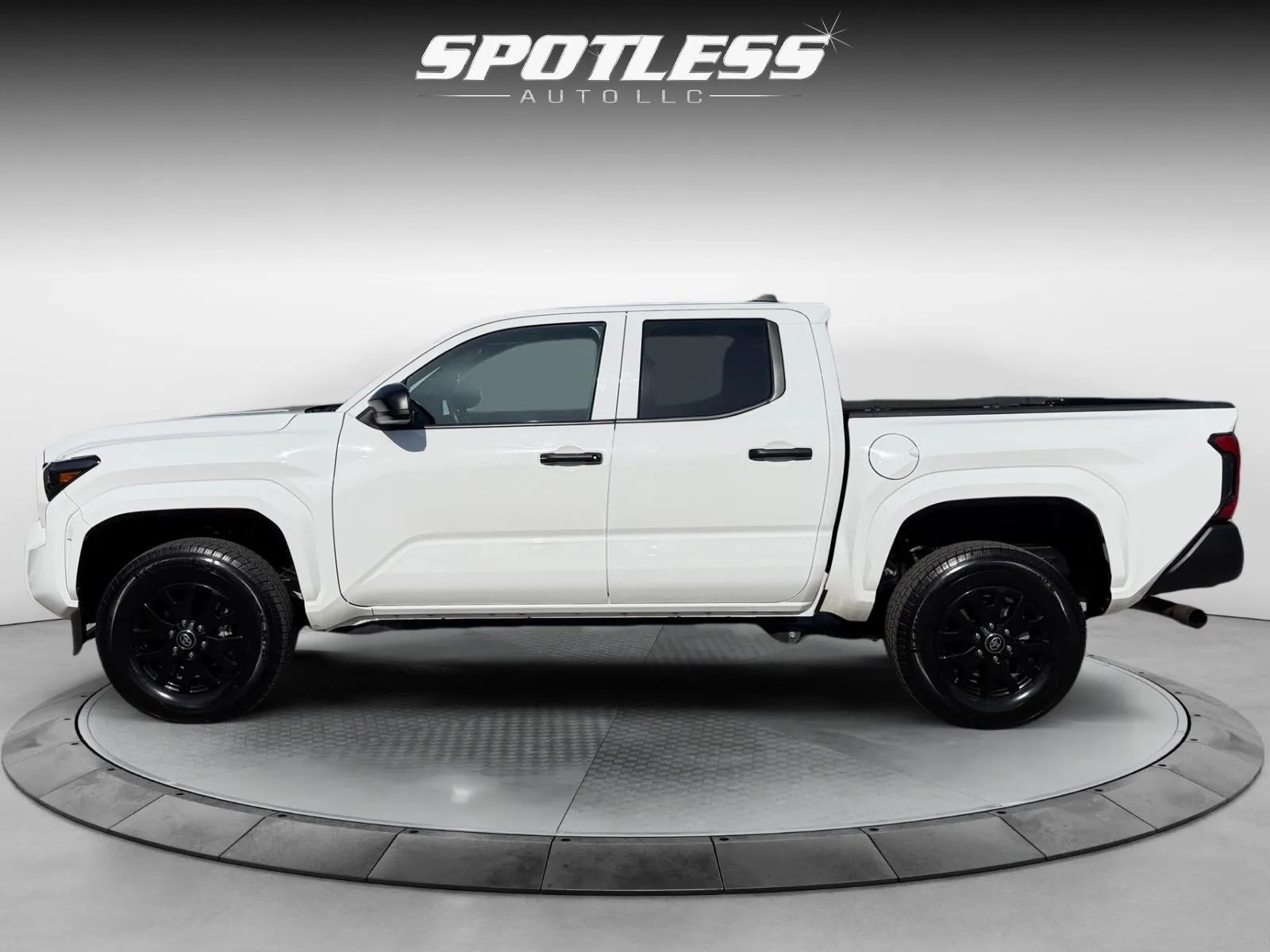 Toyota Tacoma photo 4